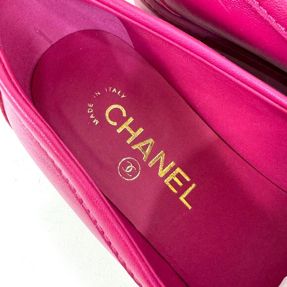 Chanel Quilted Turn-Lock Loafers Fuchsia Pink Gold Tone CC Leather Moccasin 41 - Picture 4 of 9